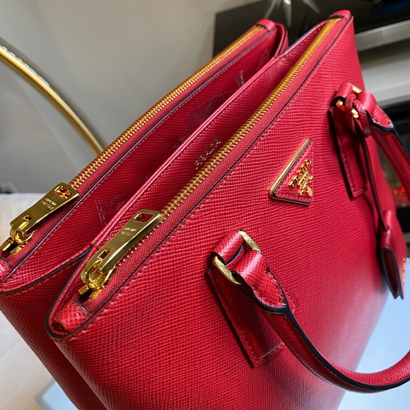 PRADA FIERY RED SAFFIANO CUIR - Picture 3 of 6
